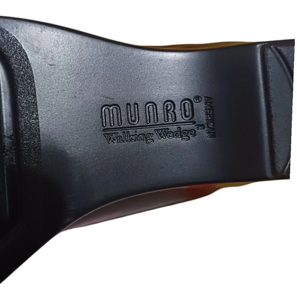 Munro American Kayla Slip On  Black Slip-On Shoes  Brown 7.5